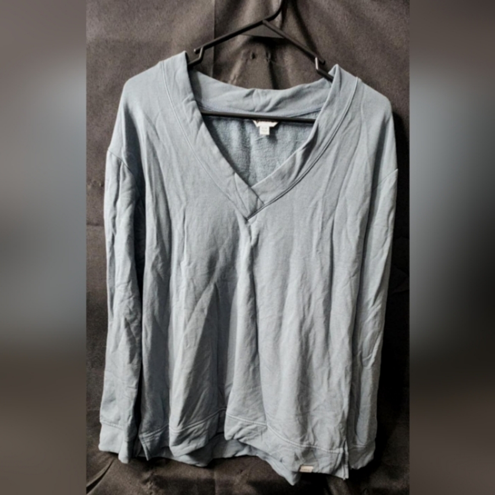V-Neck lightweight sweater sz med